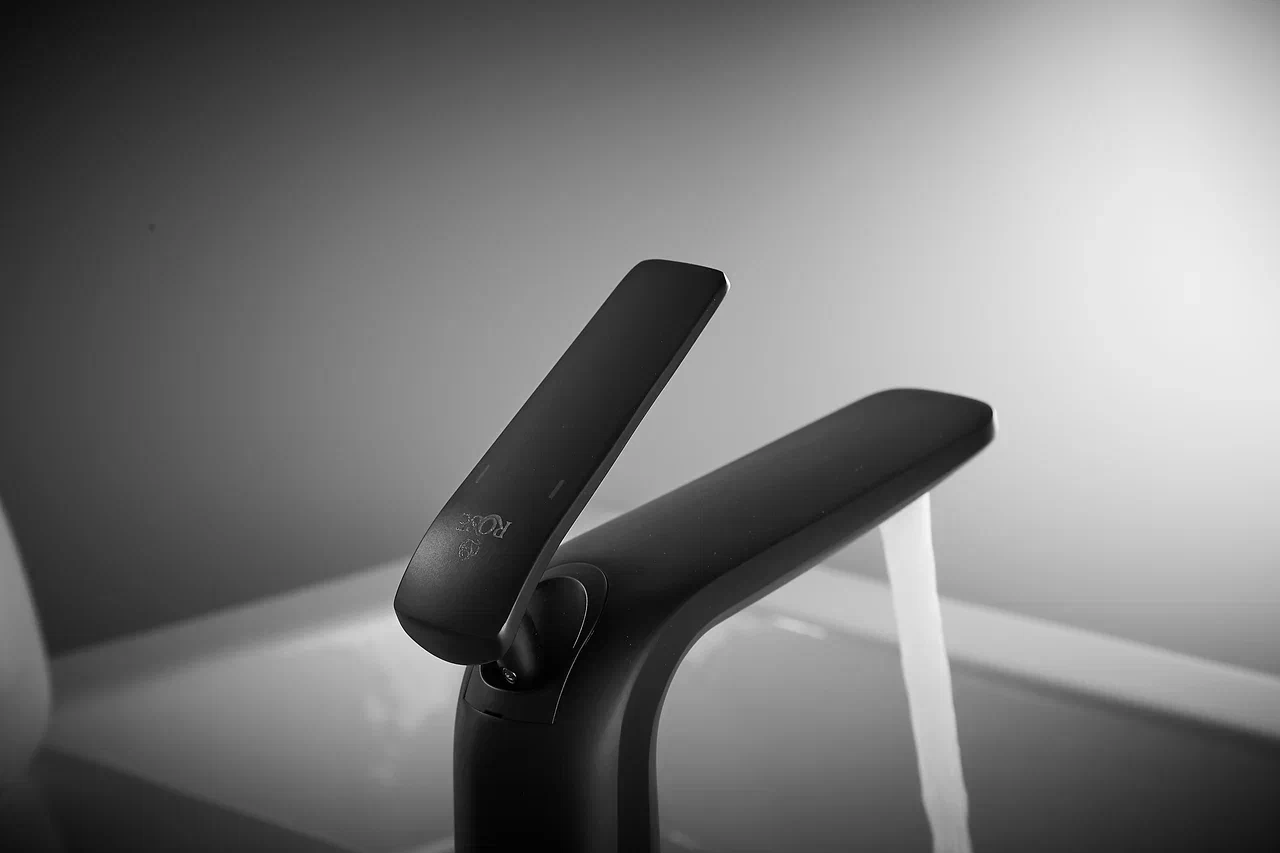 Смеситель для раковины Rose R39H R3901H, черный