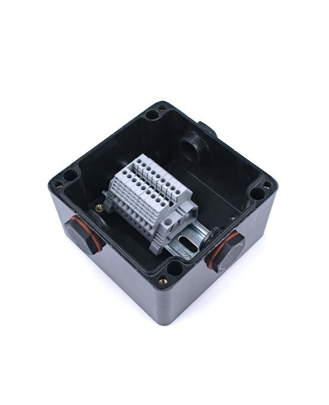 Коробка соединительная предназначена для выводов датчиков температуры с кабелями систем управления и контроля соед. и разветвления EXTHERM TERMBOX Ex 120S