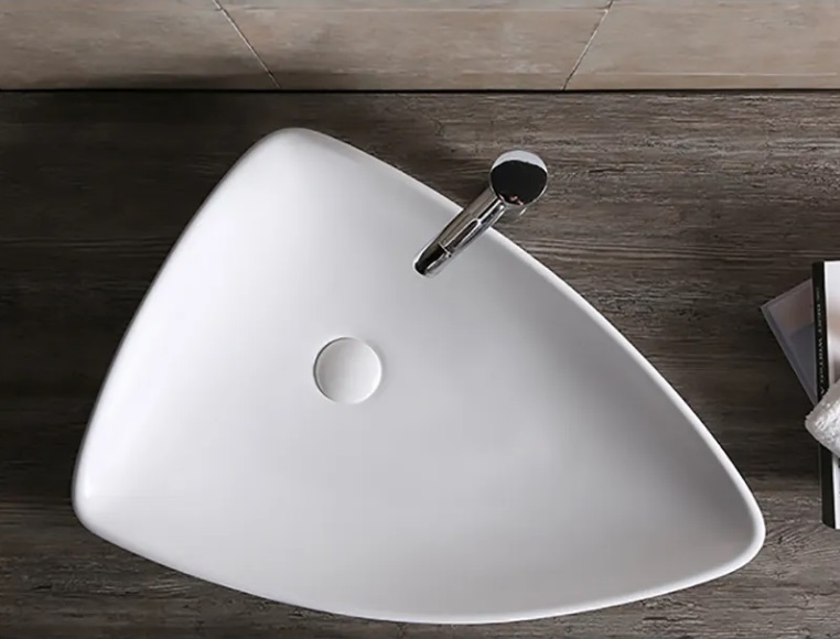 Раковина CR7014 накладная, белая, асимметричная 690х370х130 Ceruttispa