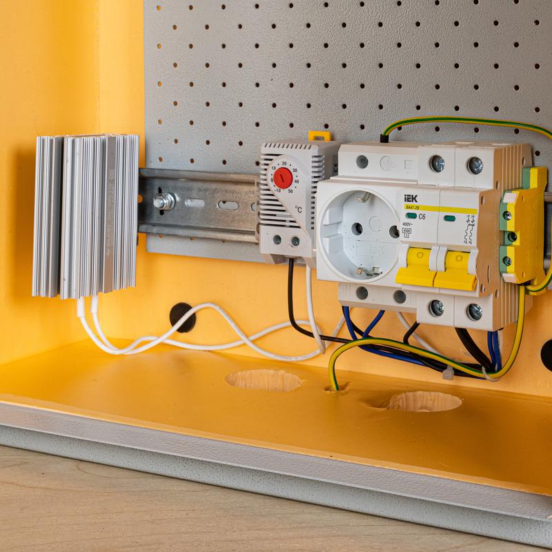 Термошкаф -55град. до +50град.C 360x560x196мм IP66 3УТ (Ver. 2.0) с обогревом Mastermann 00-00015260