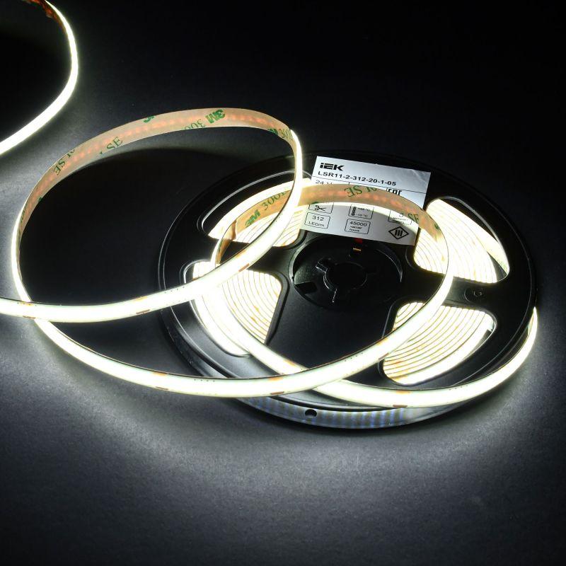 Лента светодиодная COB-312LED 8Вт/м IP20 8мм 24В 6500К (уп.5м) IEK LSR11-2-312-20-1-05