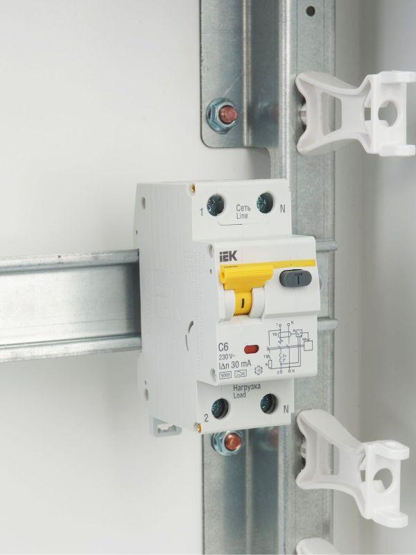 Выключатель автоматический дифференциального тока 2п (1P+N) C 6А 30мА тип A 6кА АВДТ-32 KARAT IEK MAD22-5-006-C-30