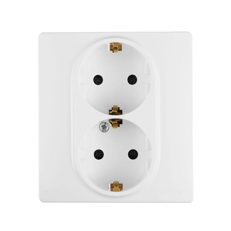 Розетка Inspiria 16А 250В 2х2P+E защ. шторки безвинт. зажимы бел. IEK 673755