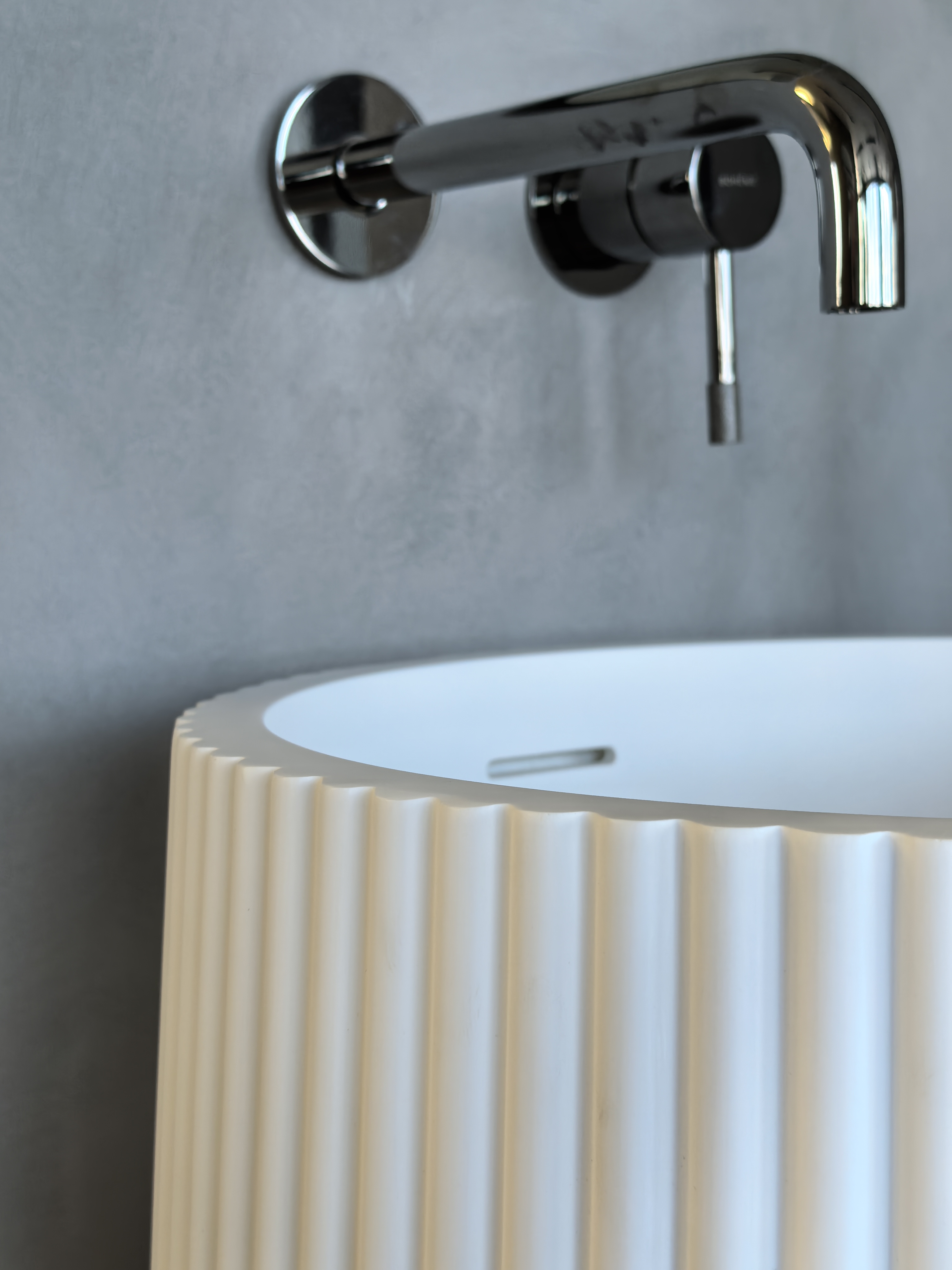 Раковина напольная рифленая Corian 480*480*850 LIGHT PINK (роза)