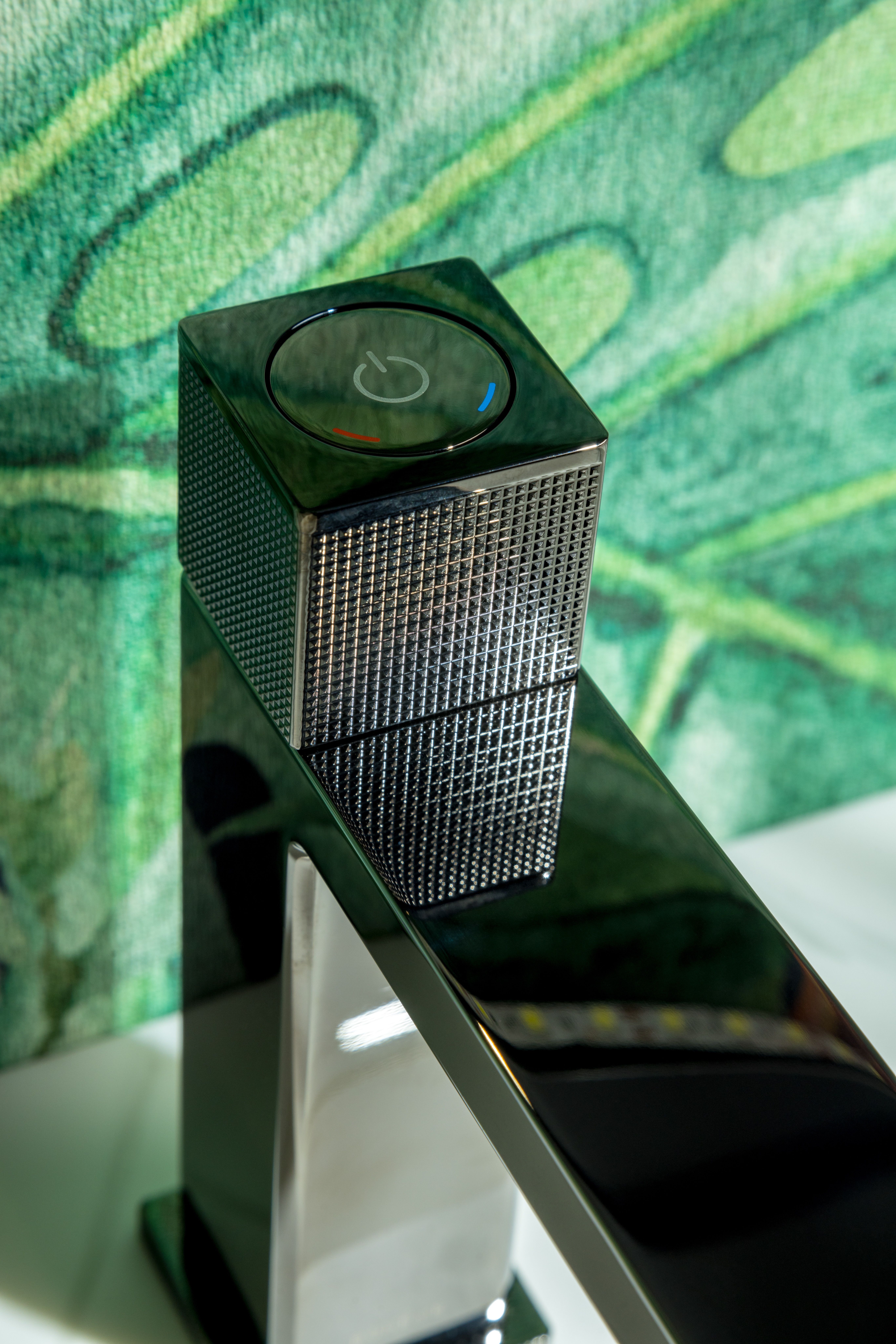 Смеситель автоматический для раковины QUAD Gun Metal