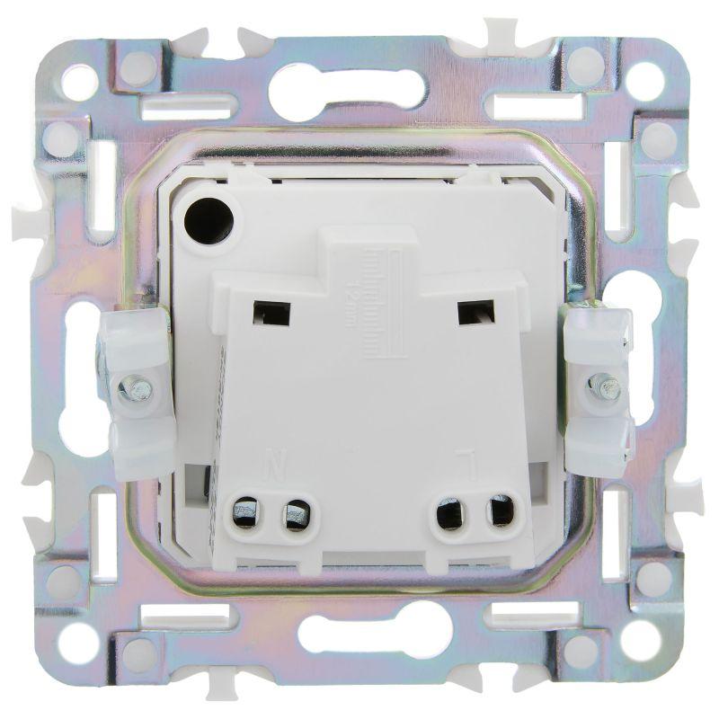 Розетка SKANDY 10А без заземл. защ. шторки SK-R01Sh шампань IEK SK-R13-10-K37