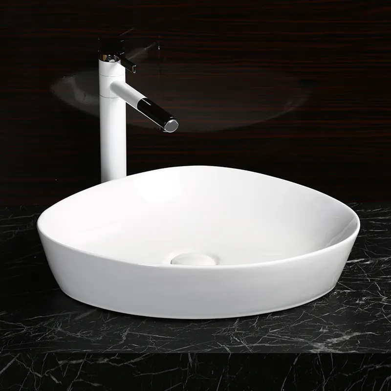 Раковина CR0021C накладная, белая, треугольная 500х400х160  Ceruttispa