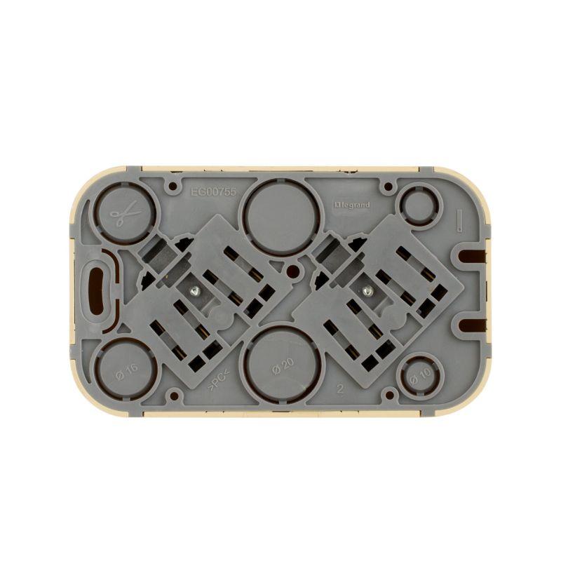 Розетка 2-м ОП Quteo 16А IP20 250В 2х2P+E с заземл. защ. шторки дерево IEK 782287