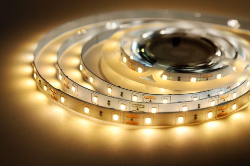 Лента светодиодная DSL-007 2835-60D IP20 3000К (уп.3м) Camelion 15693