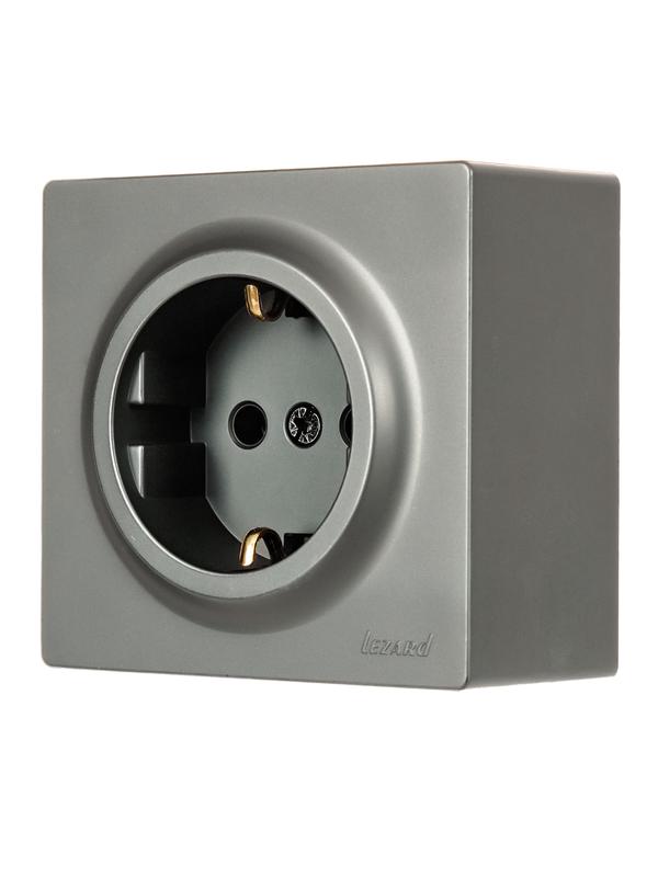 Розетка 1-м ОП LETO с заземл. ПБТ платина LEZARD 752-3500-122B