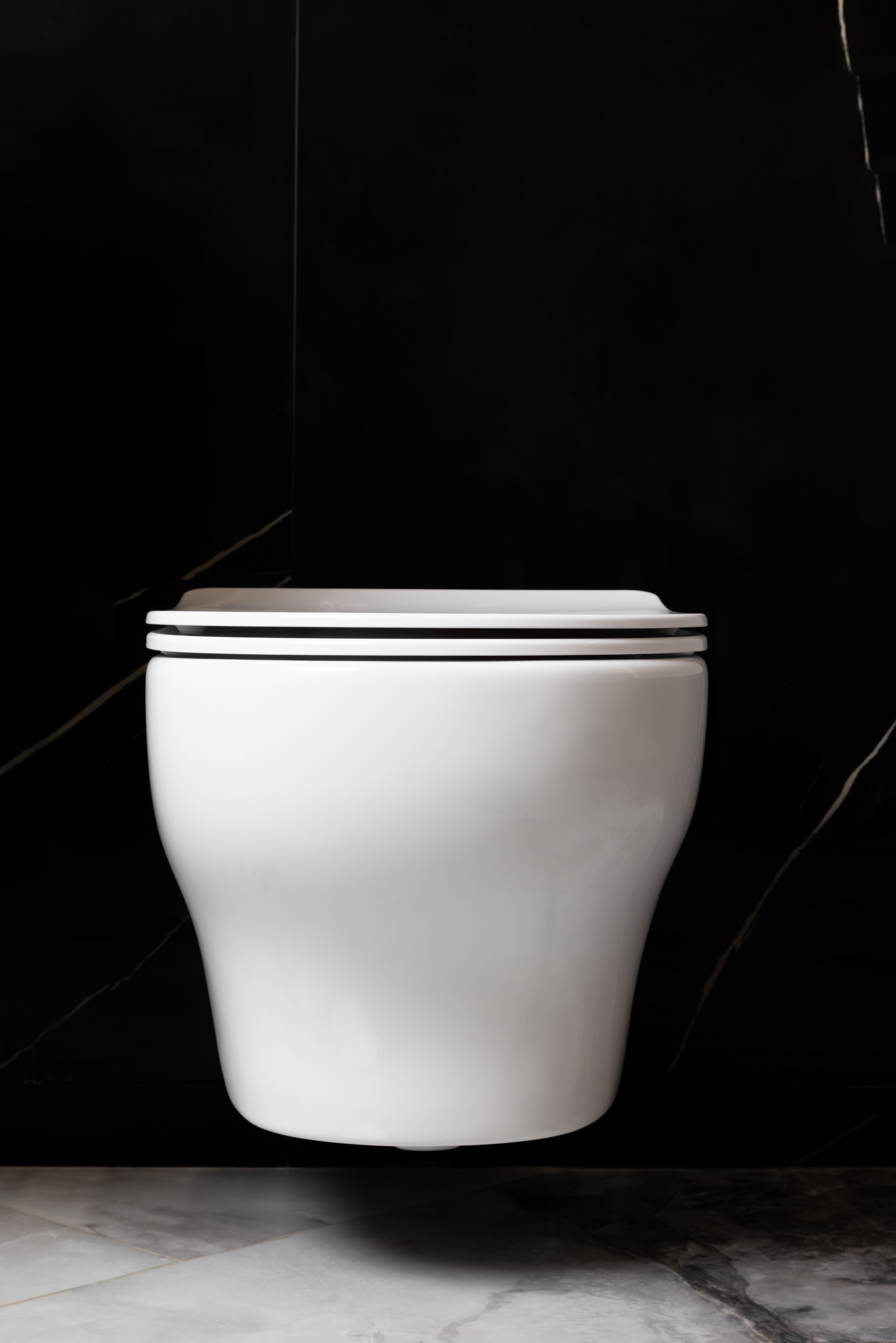 Унитаз подвесной FIORE Белый матовый c крышкой, функция Торнадо