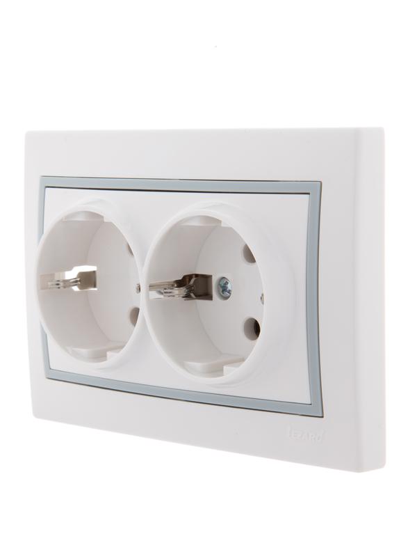 Розетка 2-м СП Mira 16А IP20 с заземл. с сер. вставкой керамика бел. LEZARD 701-0215-127