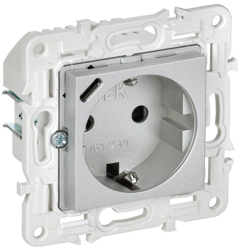 Розетка SKANDY 18Вт 16А с заземл. защ. шторки с USB C SK-R17S серебр. IEK SK-R14-16-U14-018-K23