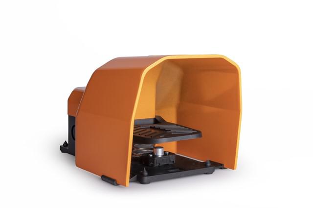 Педаль одиночная (1НО+1НЗ)+2НЗ 2 скорости с фиксацией с защитным кожухом (алюм.) оранж. цвета (250В AC 4А) IP65 EMAS PDKS11GX23T