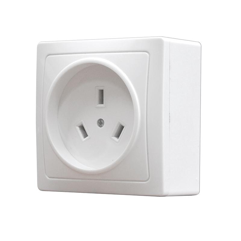 Розетка 1-м ОП 32А 250В IP20 2P+N для плиты с заземл. бел. Universal 5314