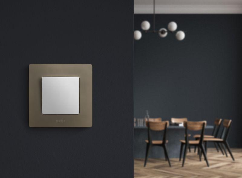 Выключатель 1-кл. СП Etika 10А IP20 250В 10AX безвинтов. зажимы механизм бел. IEK 672201