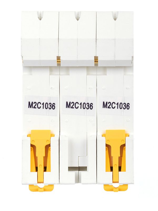 Выключатель автоматический модульный 3п C 10А M06N ARMAT IEK AR-M06N-3-C010