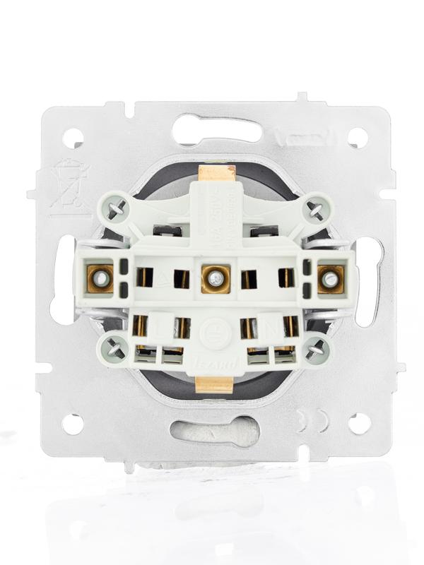 Розетка 1-м СП Vesna с заземл. защ. шторки ПБТ механизм платина LEZARD 742-3588-124B