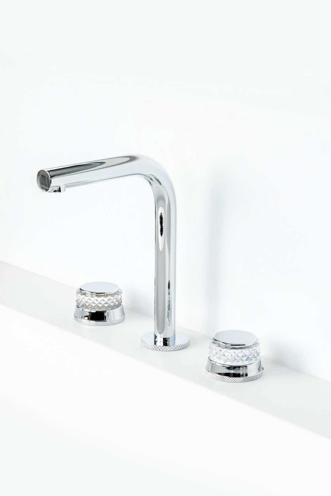 Смеситель на столешницу AURA на 3 отв. CHROME