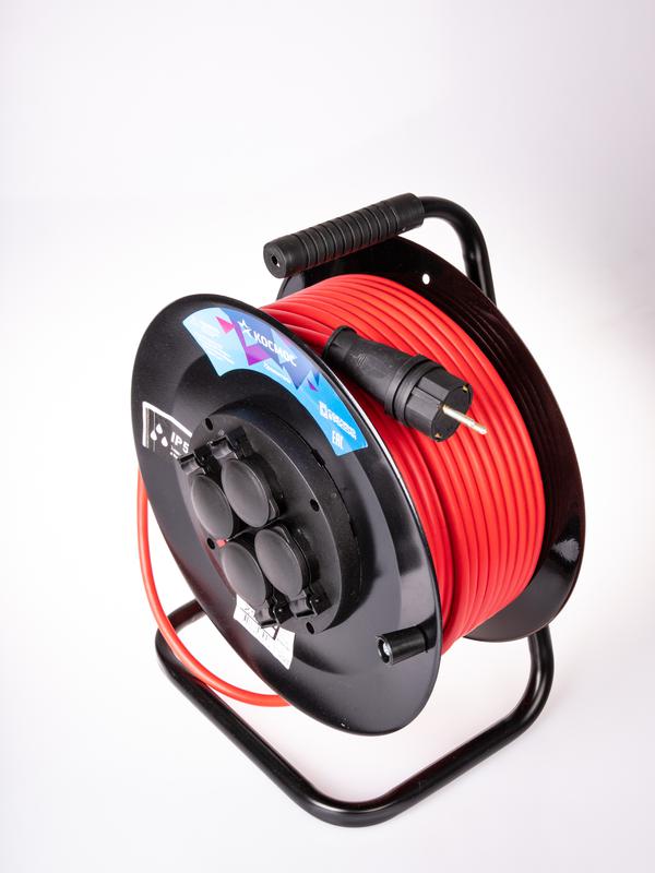 Удлинитель на катушке 4х50м с заземл. 16А IP54 4кВт ПВС 3х2.5 термозащ. КОСМОС YKKsm50m-4g-Z(2.5)IP