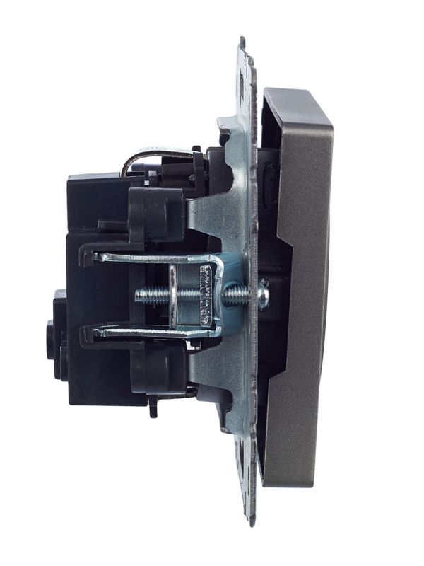 Розетка 1-м СП BRITE РС14-1-0-БрС 16А с заземл. защ. шторки механизм сталь IEK BR-R14-16-K46