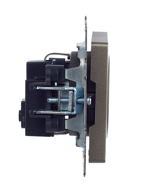 Розетка BRITE РС11-1-0-БрШ 16А с заземл. без защ. шторки механизм шампань IEK BR-R11-16-K37