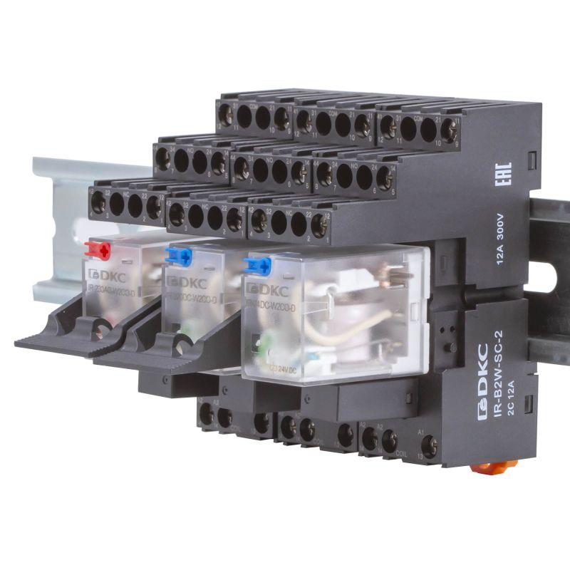 Реле одиночное 220В DC 4 перекидн. контакта DKC IR-220DC-4CO-D