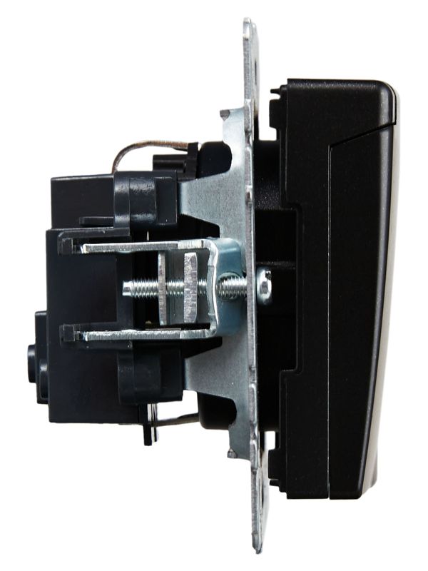 Розетка BRITE РСбш10-3-БрЧ 16А IP20 с заземл. защ. шторки с крышкой механизм черн. IEK BR-R16-16-K02