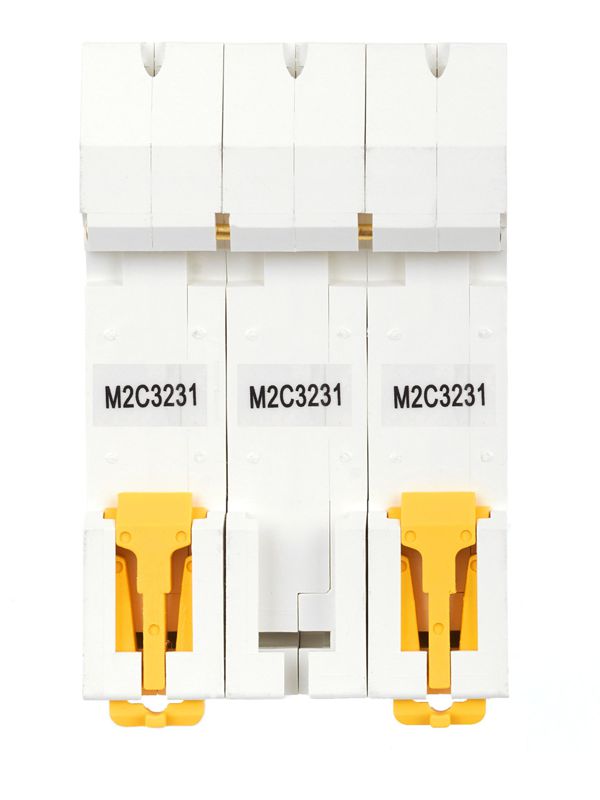 Выключатель автоматический модульный 3п C 32А M10N ARMAT IEK AR-M10N-3-C032