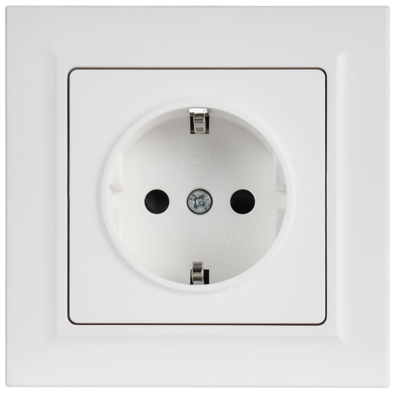 Розетка BRITE РСР14-1-0-БрАБ 16А в сборе с заземл. защ. шторки арктич. бел. IEK BR-R14-16-K91-F