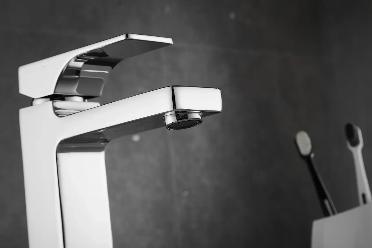 Смеситель для раковины Rose R10 R1001-1, хром