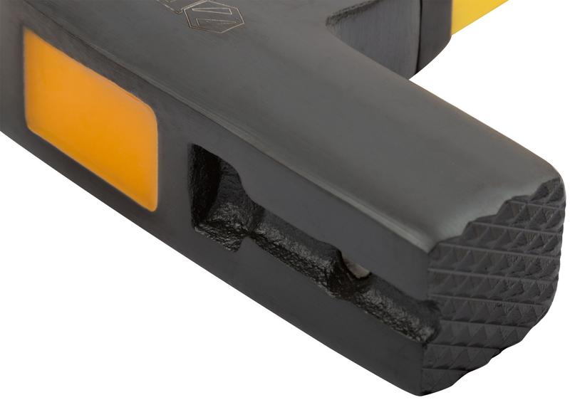 Молоток кровельщика 600г фибергласовая усилен. ручка FIT 44520