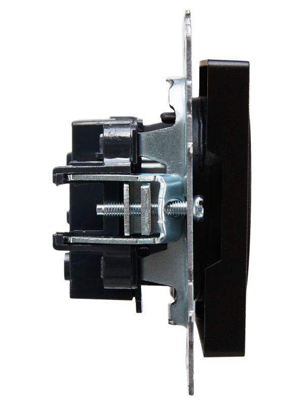 Розетка BRITE РС10-1-0-БрЧ 10А без заземл. без защ. шторок механизм черн. IEK BR-R10-10-K02