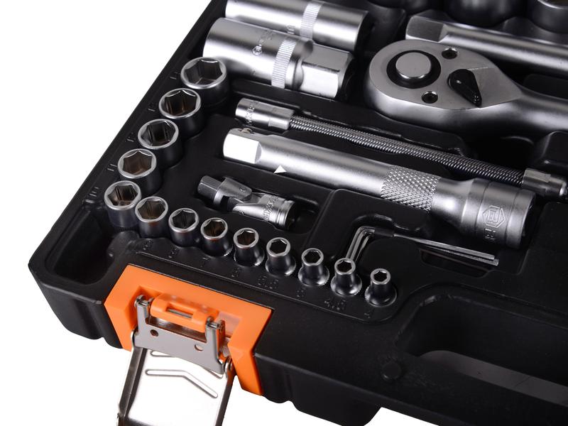 Набор инструментов АВТО 1/2дюйм 1/4дюйм CrV в кейсе 94 предмета Вихрь 73/6/7/7