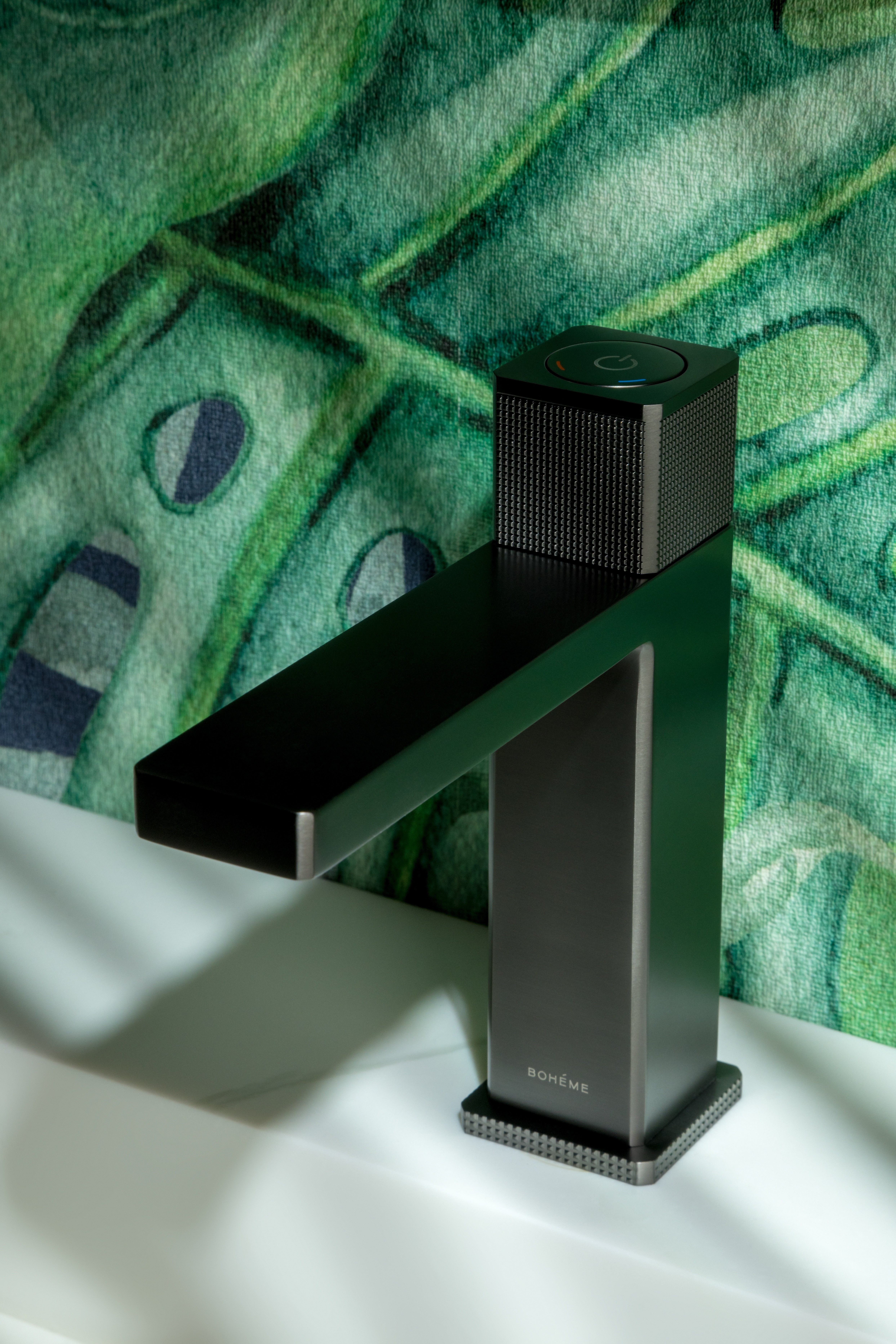 Смеситель автоматический для раковины QUAD Gun Metal