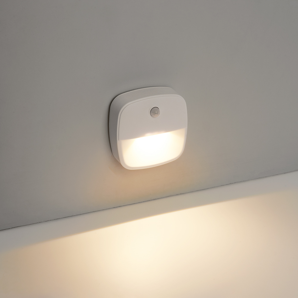 Светильник светодиодный 0.5w с датчиком движения квадрат белый