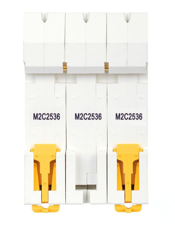 Выключатель автоматический модульный 3п C 25А M06N ARMAT IEK AR-M06N-3-C025
