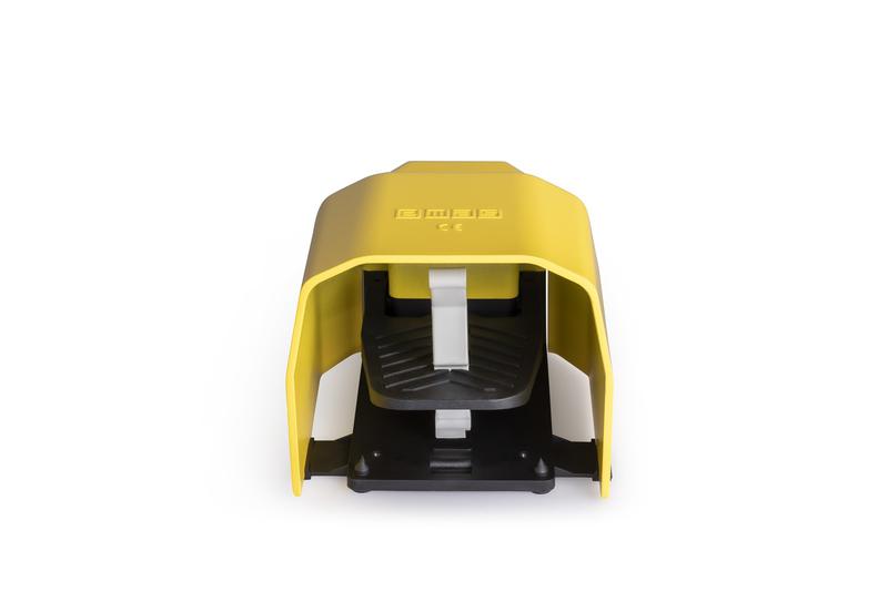 Педаль одиночная 1НО+1НЗ замедленного действия с защитным кожухом (алюм.) желт. цвета (250В AC 4А) IP65 EMAS PDKS11KX10