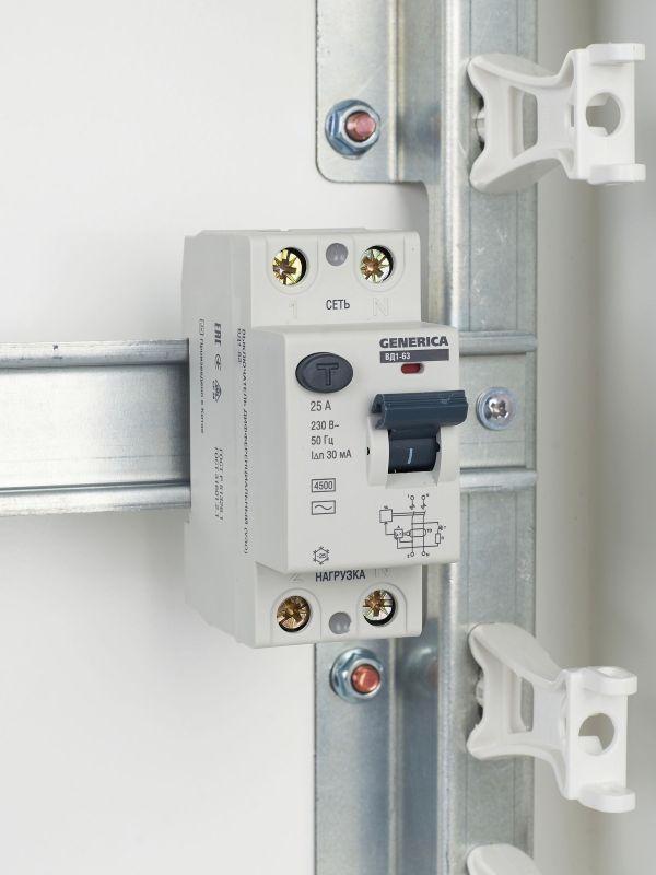 Выключатель дифференциального тока (УЗО) 2п 25А 30мА тип AC ВД1-63 GENERICA MDV15-2-025-030