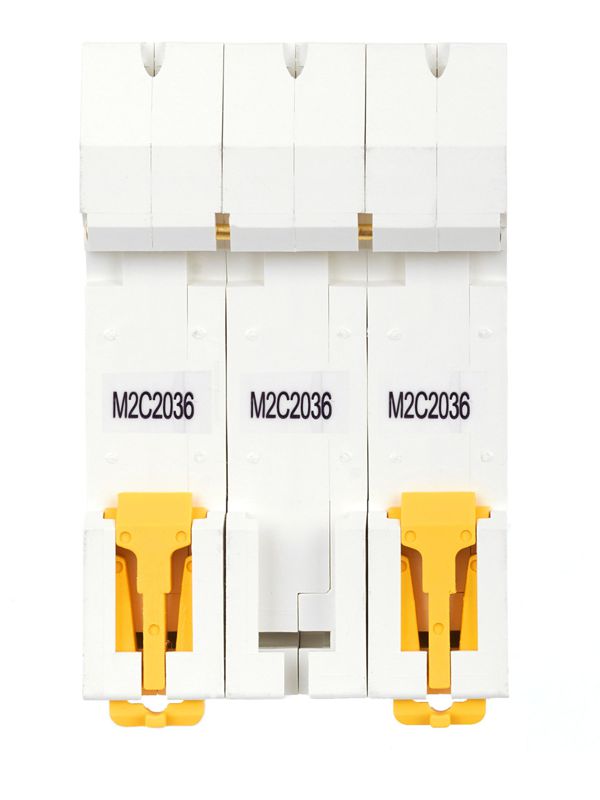 Выключатель автоматический модульный 3п C 20А M06N ARMAT IEK AR-M06N-3-C020
