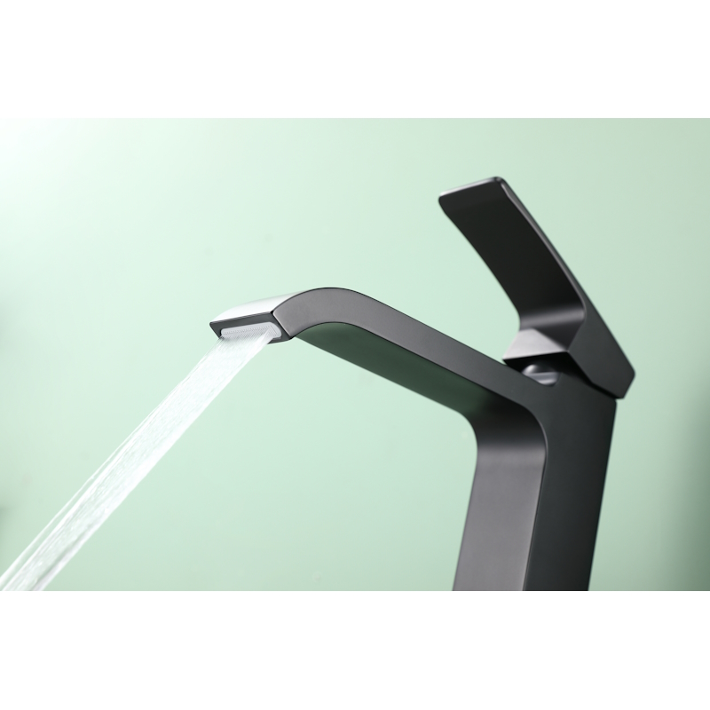 Смеситель для раковины высокий Raglo R02.15.06, черный