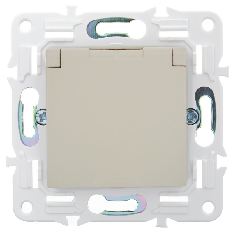 Розетка 1-м SKANDY 16А IP44 с заземл. защ. шторки с крышкой SK-R11B беж. IEK SK-R16-16-44-K10