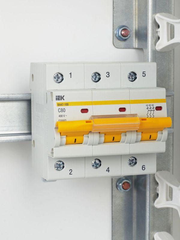 Выключатель автоматический модульный 3п C 80А 10кА ВА47-100 KARAT IEK MVA40-3-080-C