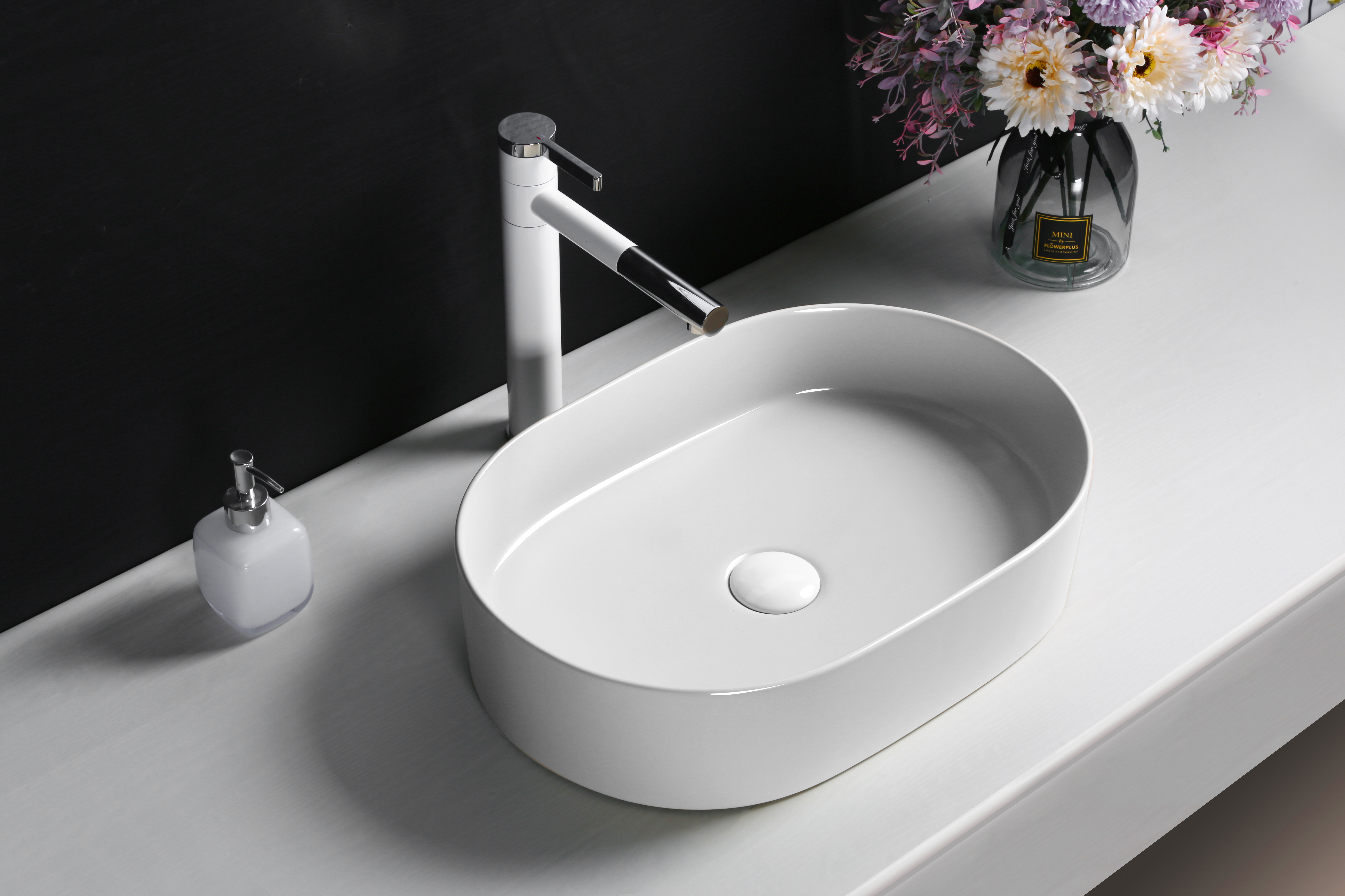 Раковина CR0055B накладная, белая, овальная 500х350х120 Ceruttispa