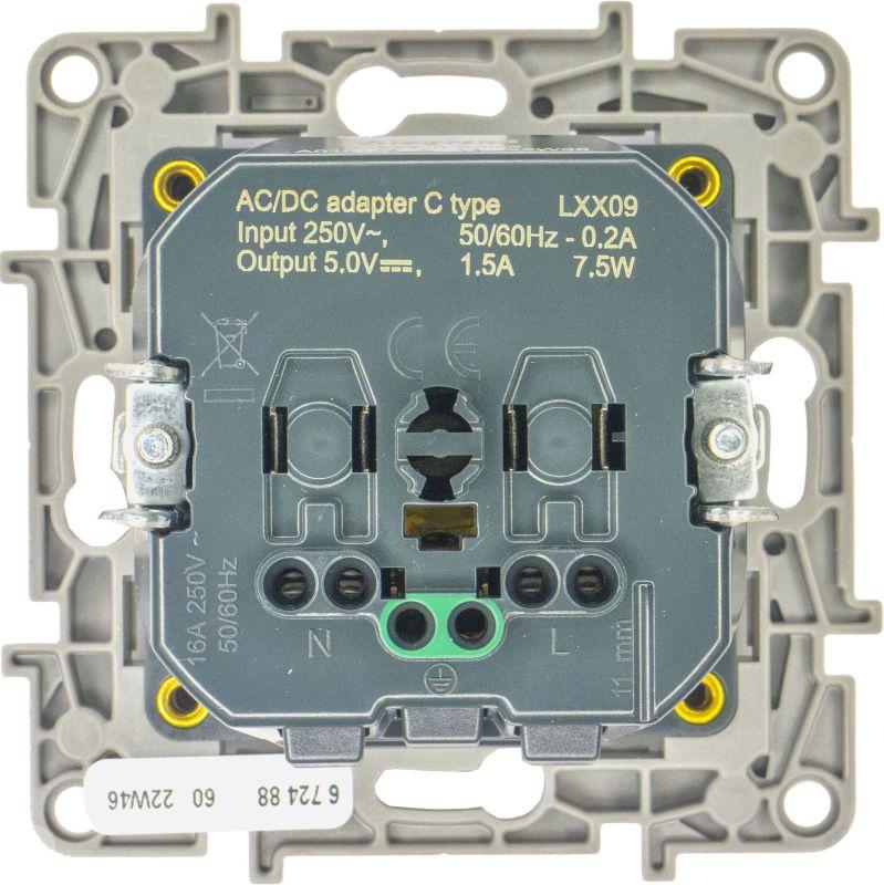 Розетка USB C Etika 16А 250В 1500мА 7.5Вт с заземл. защ. шторки безвинт. зажимы алюм. IEK 672488