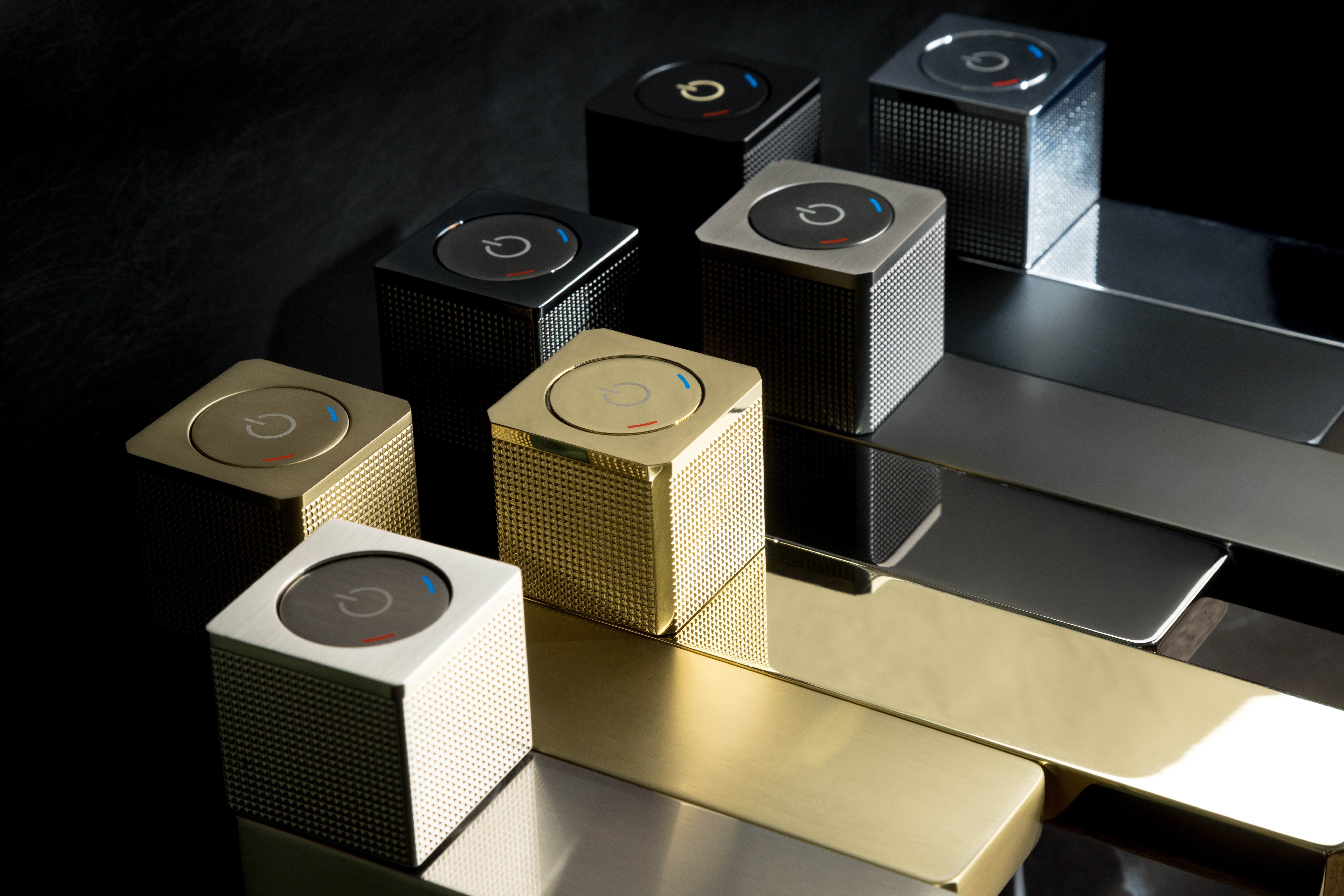 Смеситель автоматический для раковины QUAD Gun Metal