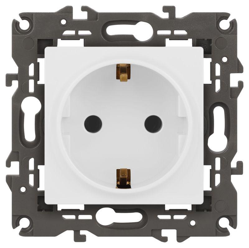 Розетка Elegance 14-2101-01М 16А 250В 2P+E Schuko матов. бел. Эра Б0065800