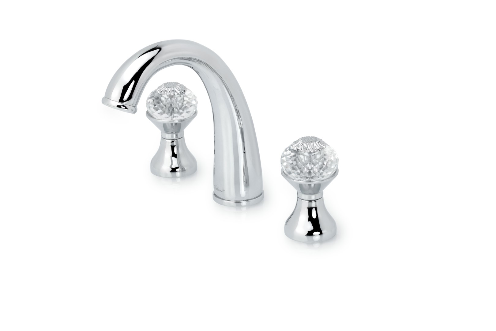 Смеситель для раковины на 3 отверстия