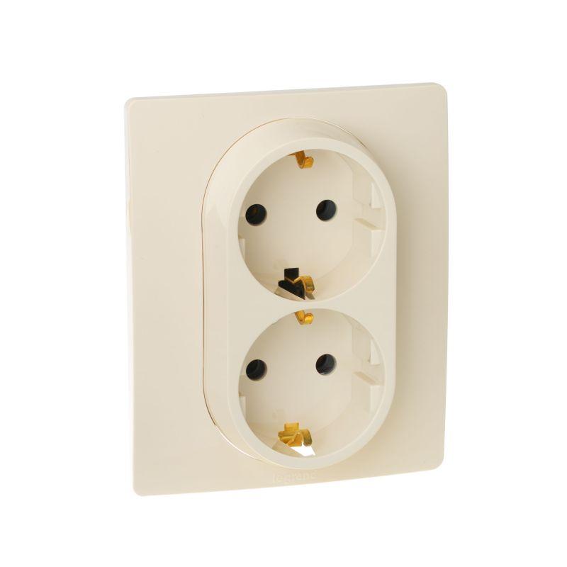 Розетка 2-м СП Etika 16А IP20 250В 2P+E с заземл. немецк. стандарт винт. клеммы в сборе сл. кость IEK 672323