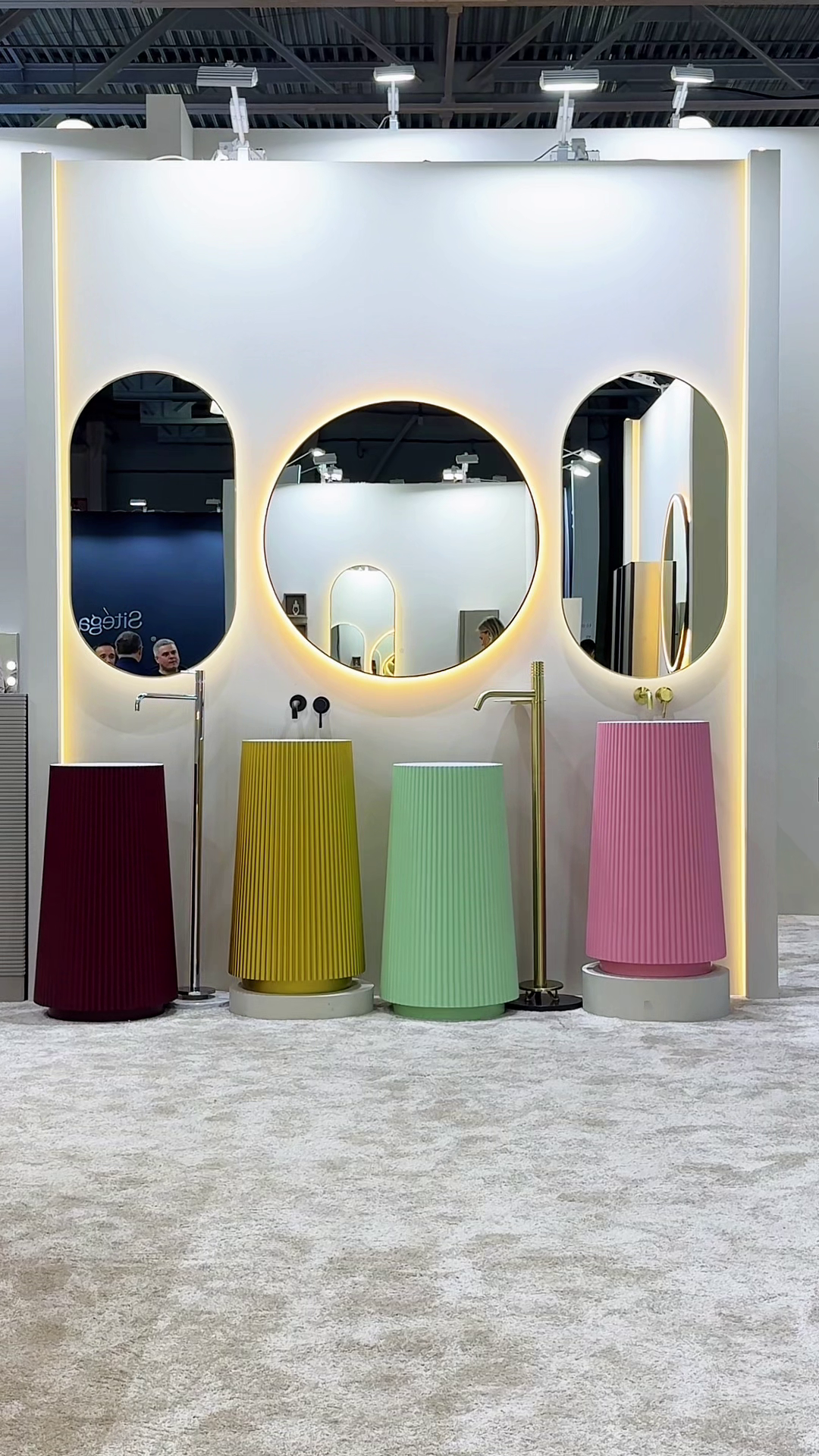 Раковина напольная рифленая Corian 480*480*850 LIGHT PINK (роза)